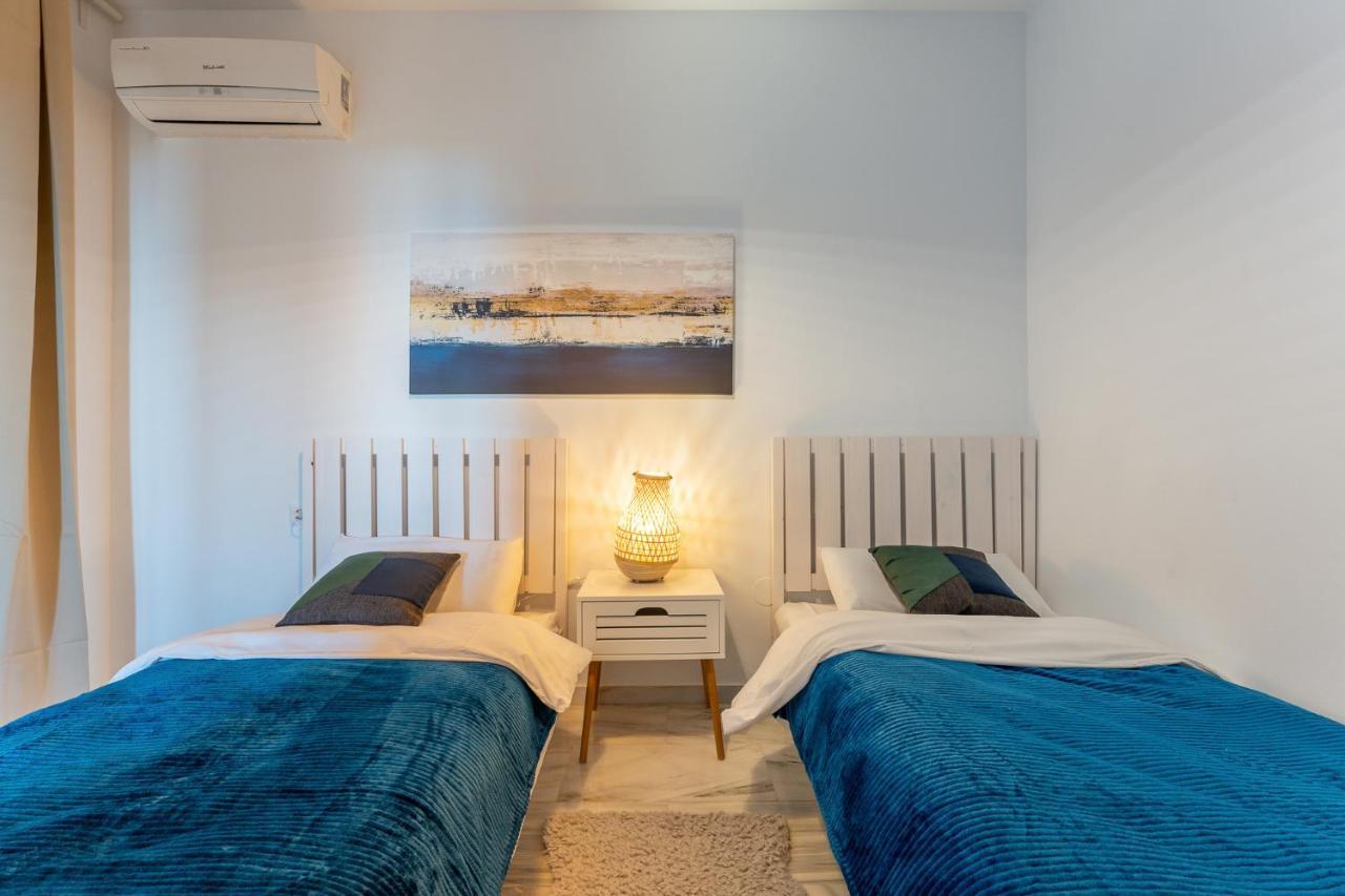 דירות Benalmadena Beachfront Retreat Big Balcony And City Sea Views מראה חיצוני תמונה