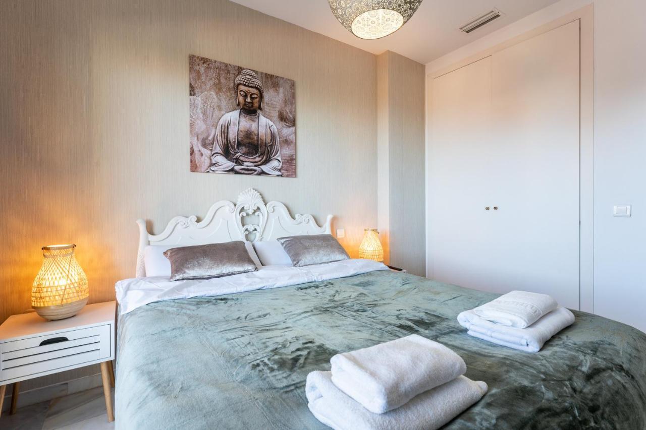 דירות Benalmadena Beachfront Retreat Big Balcony And City Sea Views מראה חיצוני תמונה