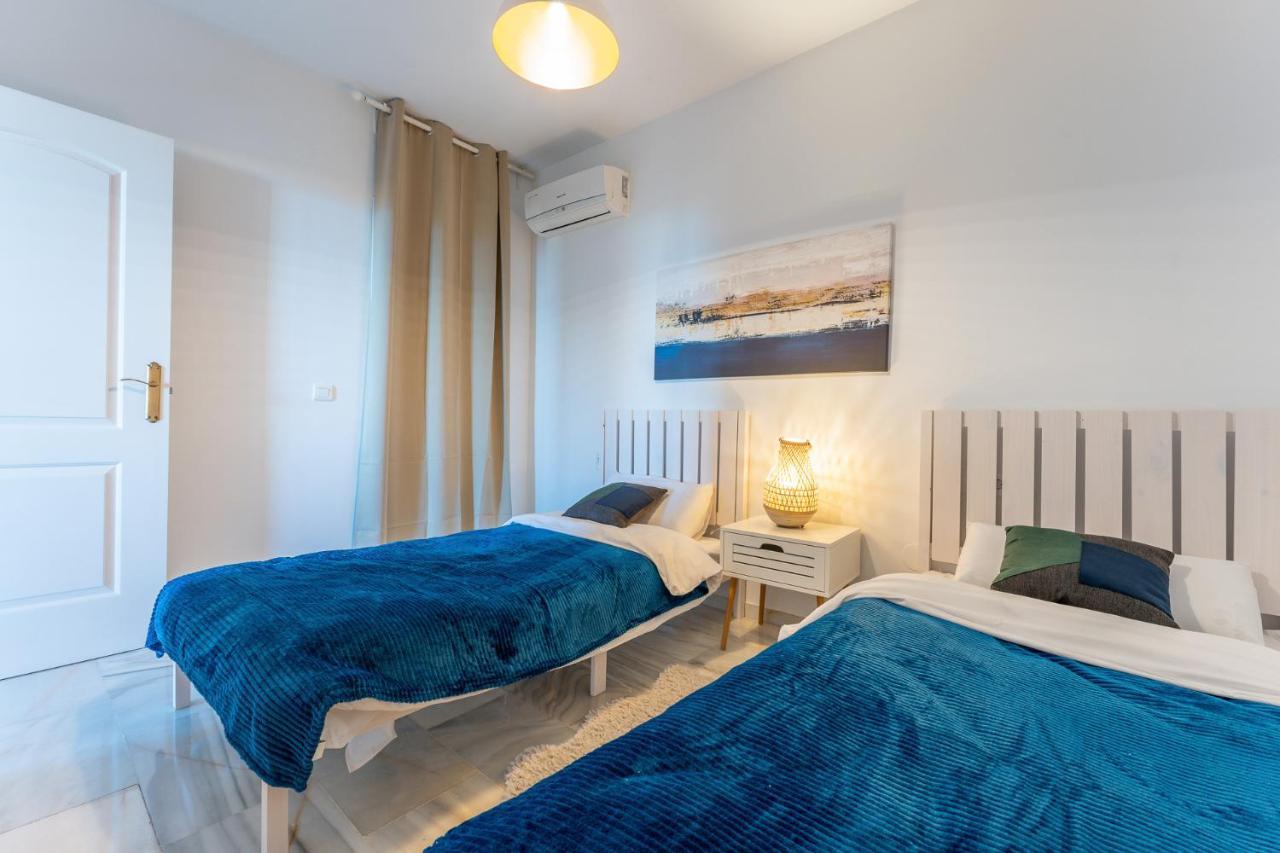 דירות Benalmadena Beachfront Retreat Big Balcony And City Sea Views מראה חיצוני תמונה